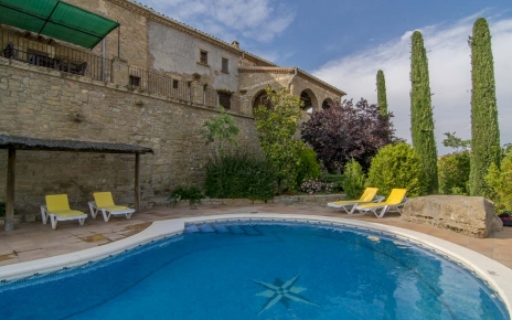 Piscina de buen tamaño, 10 metros de largo